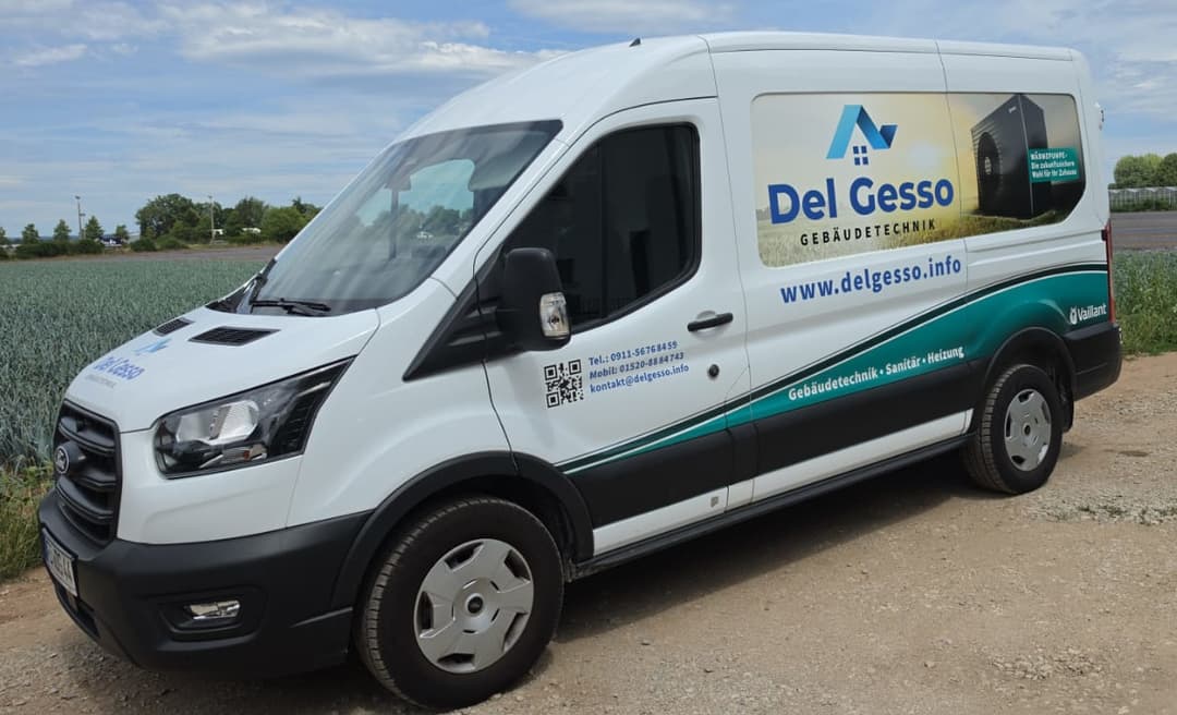 Firmentransporter von Del Gesso Gebäudetechnik